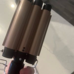 Brand new tool to put waves in your hair